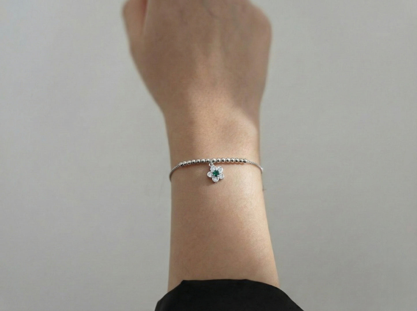 Sparkling Floral Charm Bead Bracelet