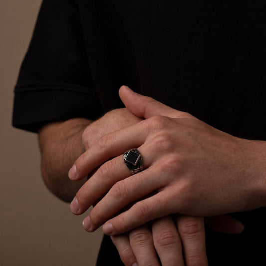 Black Kite Onyx 925 Silver Ring