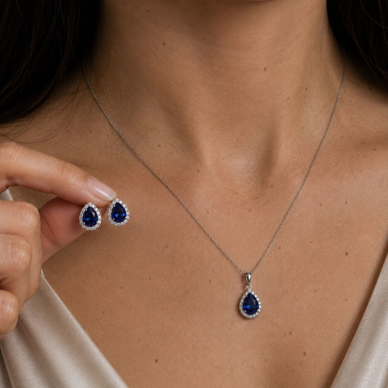 Drop Shaped Pendant Locket with Earring 925 Silver