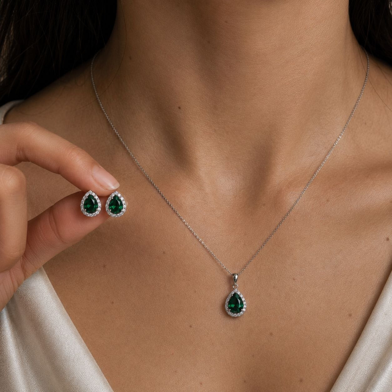 Drop Shaped Pendant Locket with Earring 925 Silver