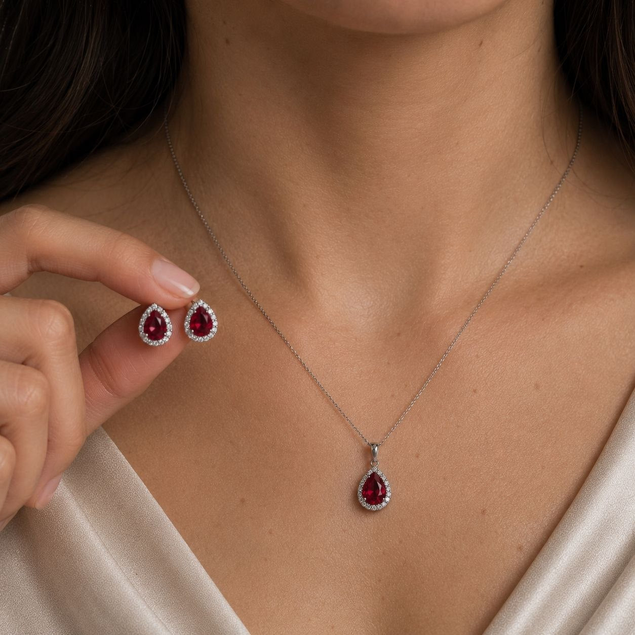 Drop Shaped Pendant Locket with Earring 925 Silver
